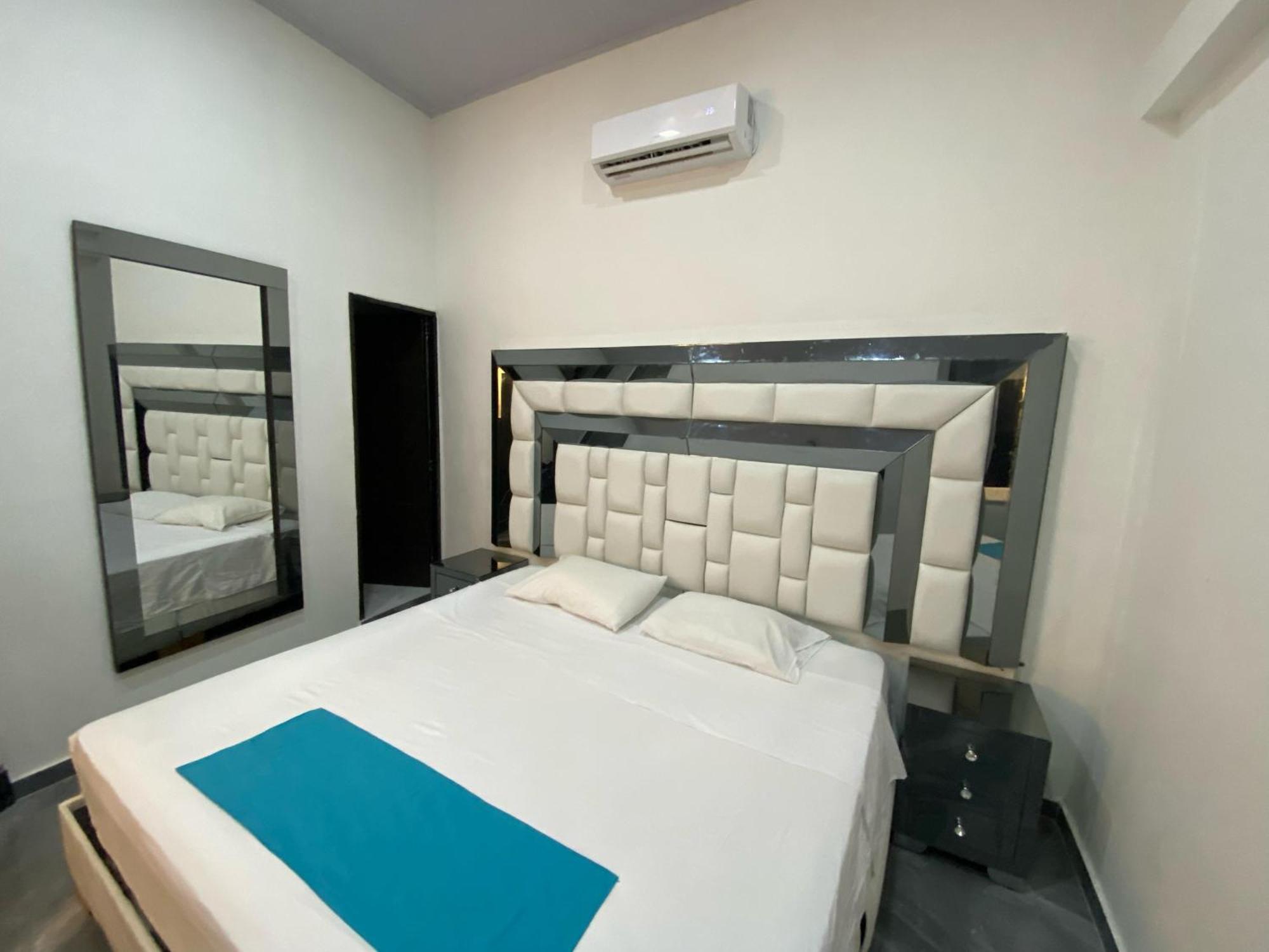 Hotel Hostal Caps Cartagena 외부 사진